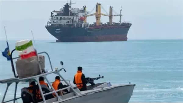 Iran shifts dispute from nuclear to Strait