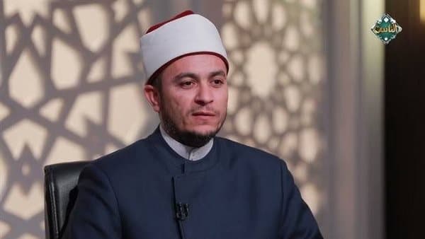 هل يجوز قراءة القرآن من الهاتف في النافلة