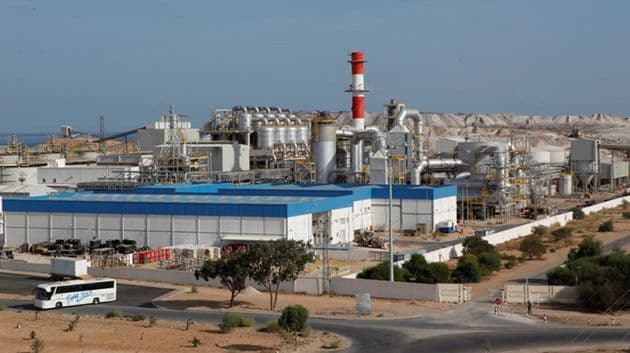 قابس يطالب بتفكيك الوحدات الملوثة