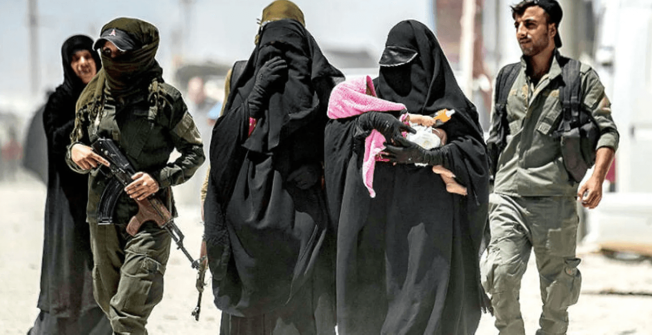 تونس تُسرع إعادة نسائها من سوريا وسط غموض حول مصير العشرات من التونسيات والأطفال
