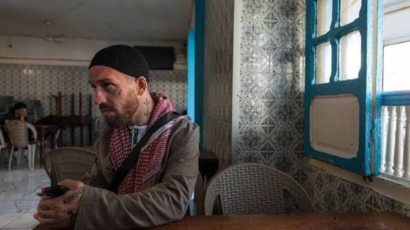 والدة فيرجى تشامبرز تقود حملة ضد الملاحقة السياسية لطفلها من بروكلين إلى إيبيزا