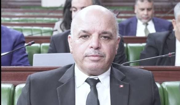 عماد أولاد جبريل يدعو لإقالة الوزير