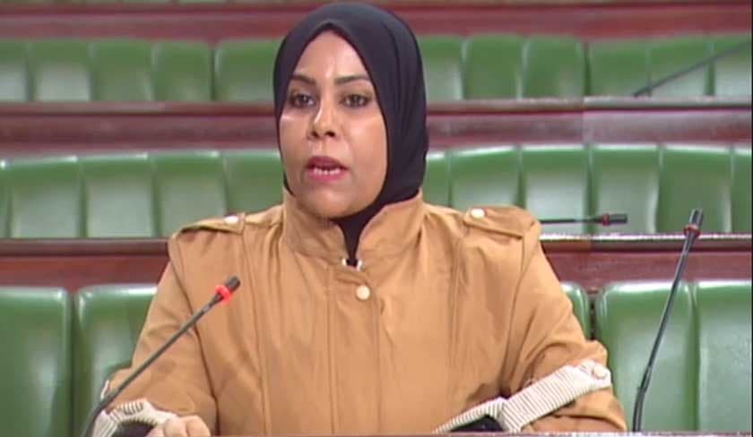 زينة جيب الله تؤكد صمود النظام