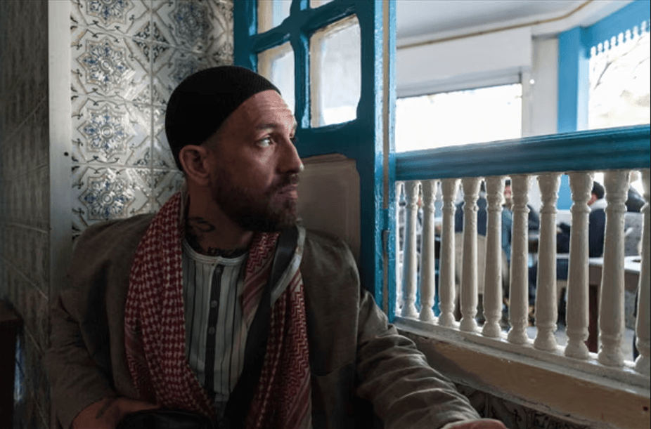 غارت أف بي أي على منزل فيرجي تشامبرز في إبيزا