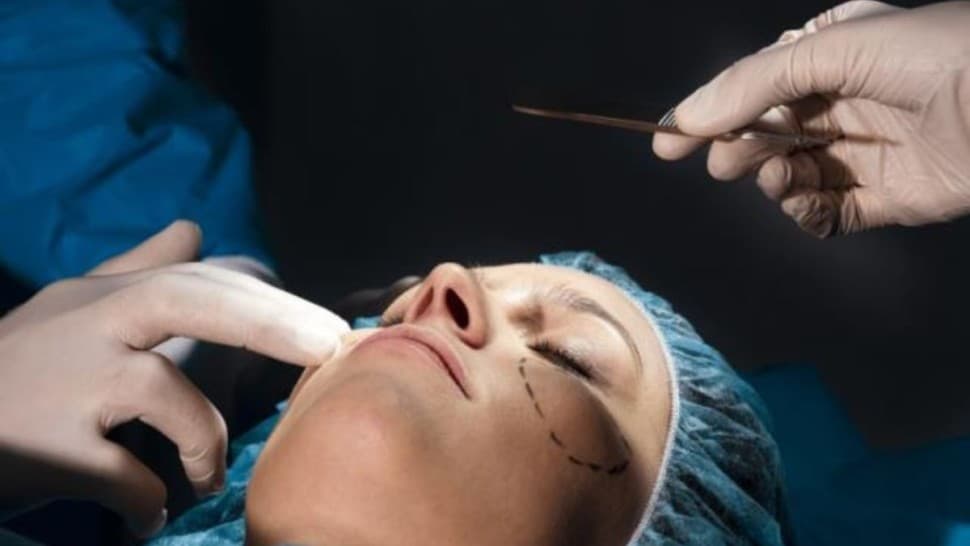 من يعترض وجه التونسيين 300 طبيب مقابل سوق كبير