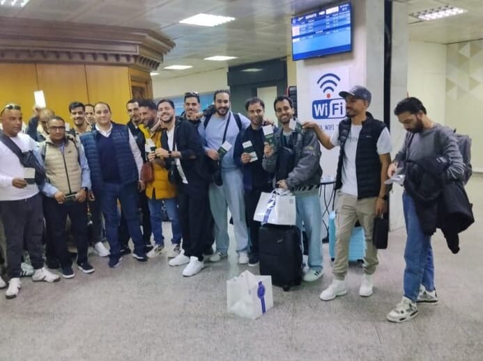 Tunisian Workers Arrive