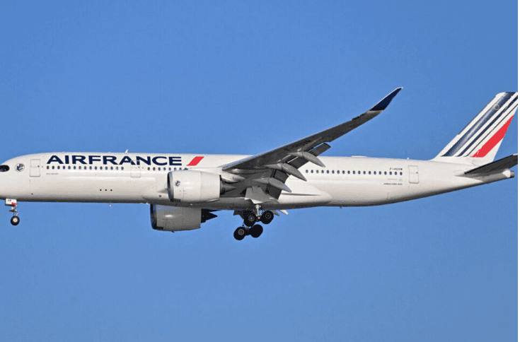 Israel bans Tunisian airline staff