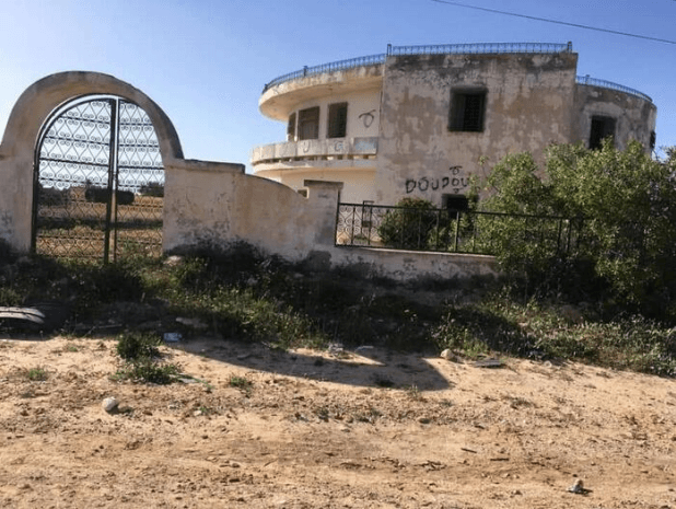 دار جربة يثير الرعب بعد هدمه
