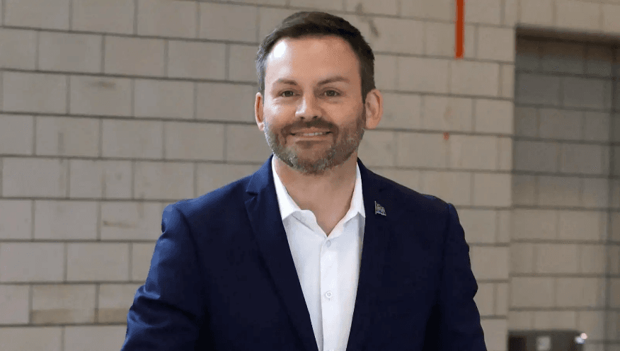 Quebec Prime Minister to freeze salaries