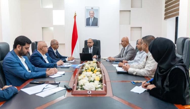 وزير الاتصالات يحث على زيادة الجاهزية لقطع خدمات الاتصالات