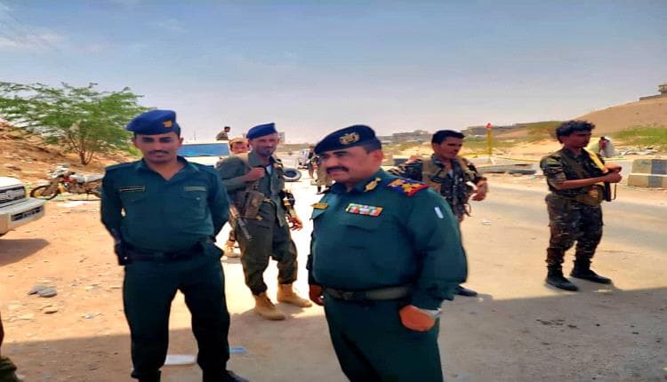 محافظ شبوة يراجع خطة الانتشار الأمني في عتق