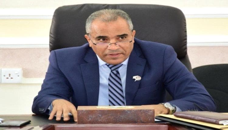 Al-Abadi confirms salary and bonus lists sent to governorates
