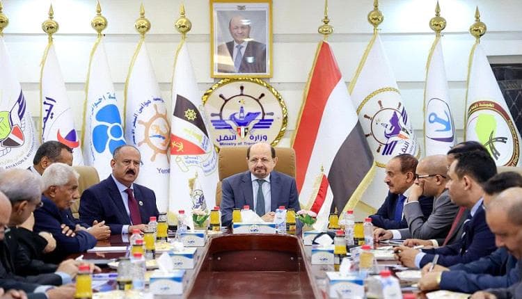 رئيس الوزراء يتفقد وزارة النقل ويطالب بزيادة الاستعداد