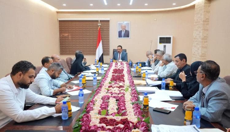 عدن تناقش مشاريع الطرق للبنية التحتية 2026