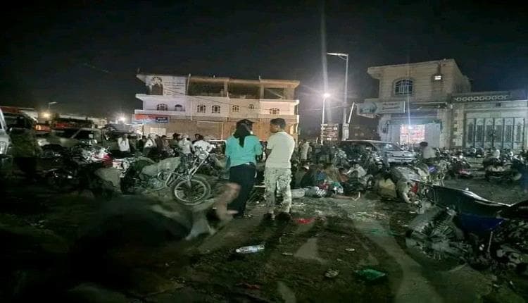حشود قبلية في الضالع تطالب بالمتهمين بقتل خطاب الأزرقي