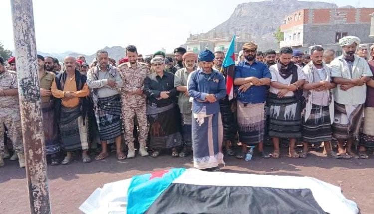 تشييع مهيب لجثمان الشهيد عبدالرحيم صالح
