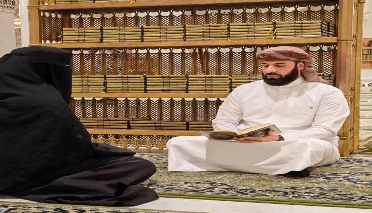 محافظ أبين يختتم حفظ ابنته في المسجد الحرام