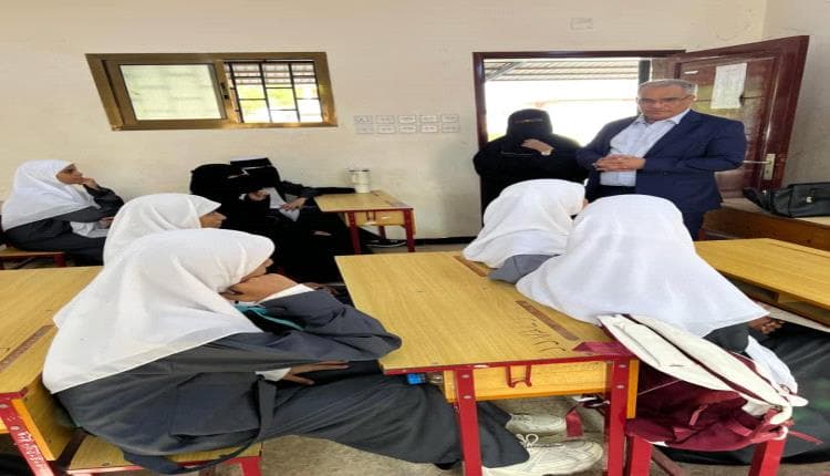 Al-Abadi Opens Schools in Al-Khormakassar