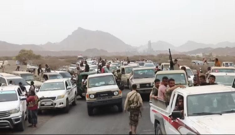 قبائل ردافان تتوجه إلى العند لتوحيد موقفها الرافض لإدراج مدانين بالاغتيالات في صفقة تبادل الأسرى