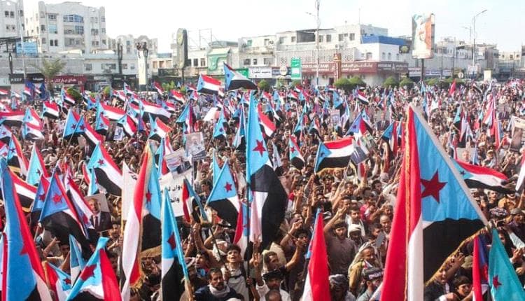 شباب خور مكسر في عدن يحذرون من استفزازات سلطة الأمر الواقع ويؤكدون تمسكهم برموز الجنوب