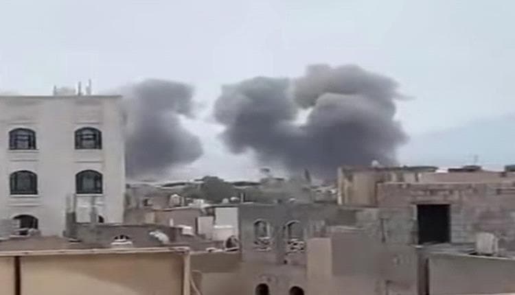 اليمن على صفيح ساخن.. استهداف مطار صنعاء يثير التصعيد والحكومة ترفع الجاهزية والحوثيون يتوعدون بالرد