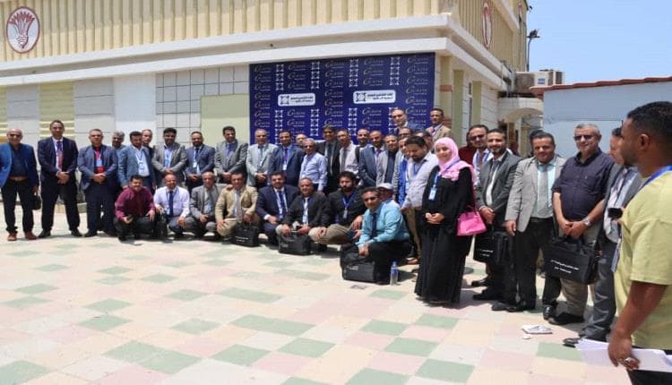 كاك بنك يختتم لقائه التشاوري الموسع لمديري الفروع والإدارات في عدن