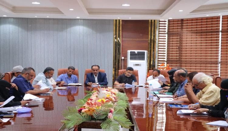 Khormaksar Council Discusses Roads Report