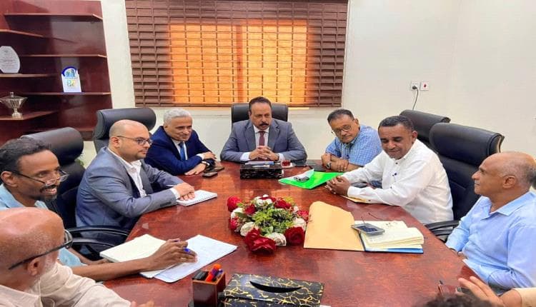 Aden Minister Leads Roads Fund Meeting