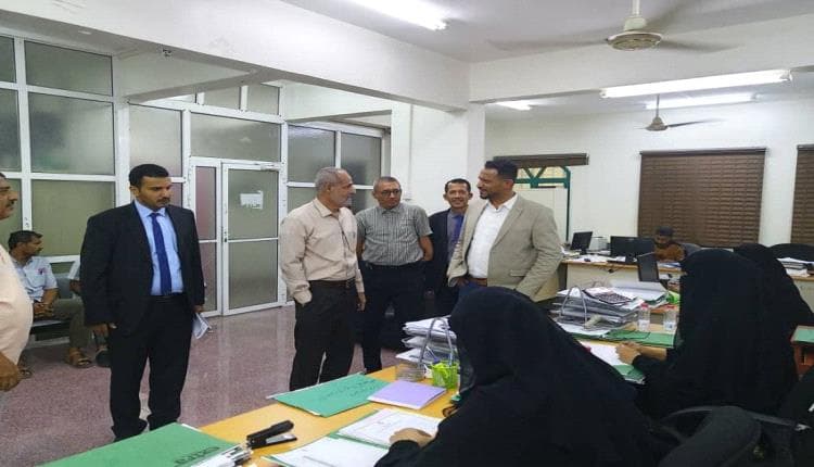 رئيس التأمينات يزور فرع عدن