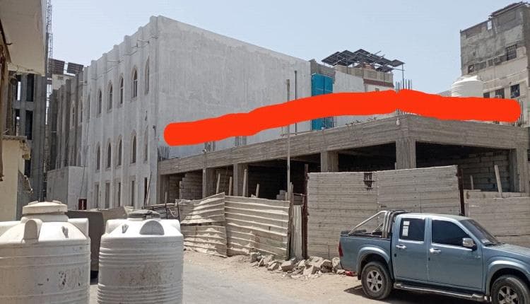 شعبية تتدهور بسبب تأخير بناء مسجد في عدن