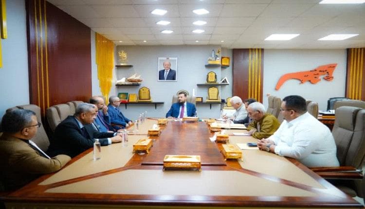 Aden Governor Reviews Hospital Progress