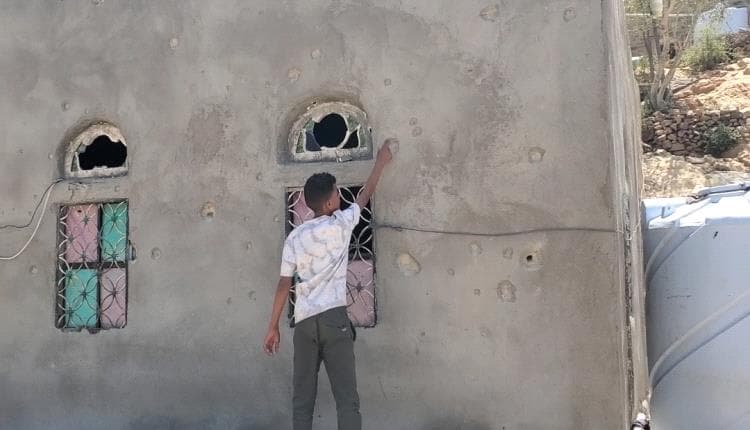 Houthi Shelling Damages Homes in Al-Qubayta