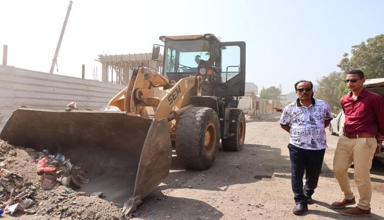 Khormaksar DG reviews median project