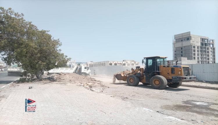 Al-Zuhairi Praises Khormaksar Sanitation Efforts