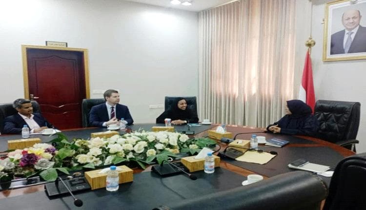 مباحثات في عدن حول دور المرأة والنازحات