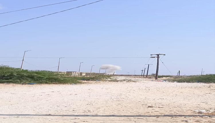 Houthi missile strikes on Hadramout and Aden airports
