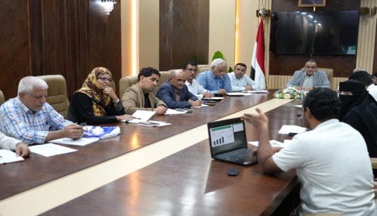 عدن: لجنة الطوارئ تناقش الاستعداد