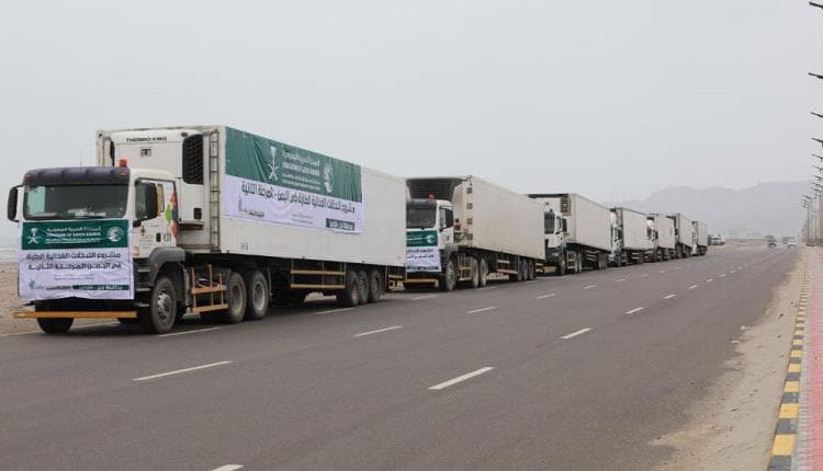 Yemen Lahj receives 11 relief trucks