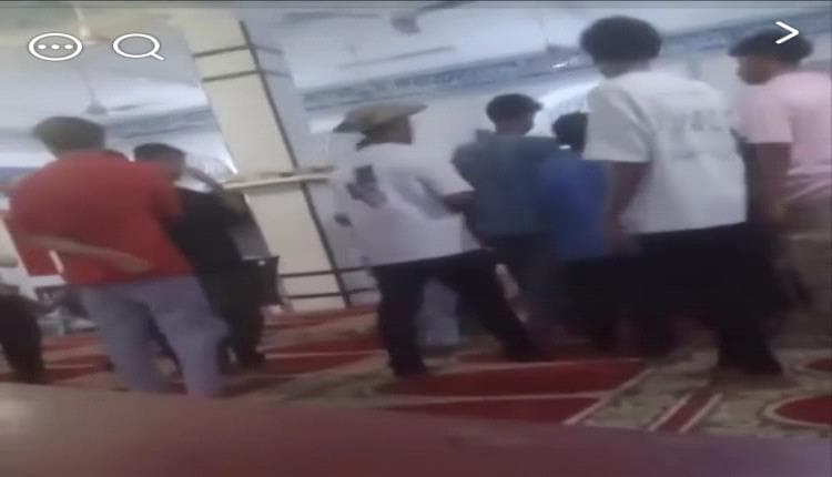 Young man threatens grenade at Al-Nour Mosque