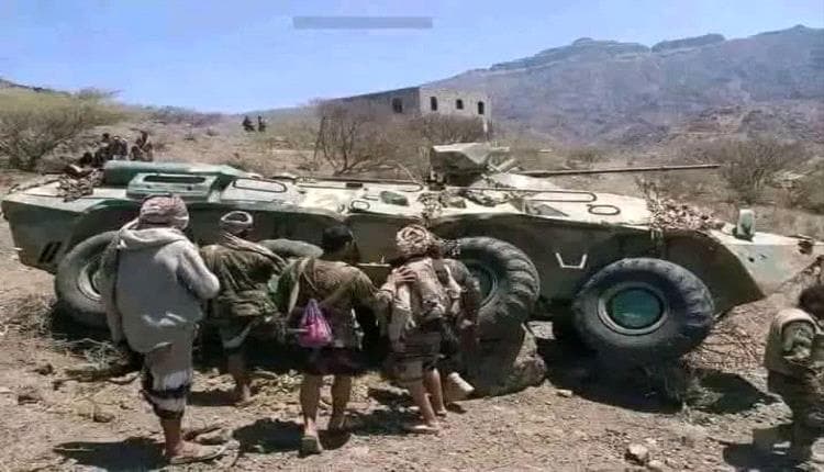 تسليم مواقع في غرب تعز للحوثيين