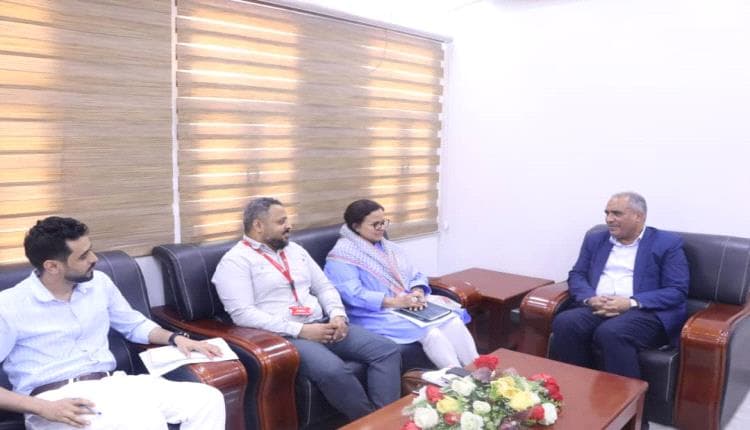 Al-Abadi Explores Cooperation with Child Care Org