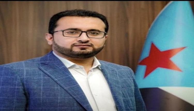 نقابة المعلمين بعدن تلتقي وزير الخدمة