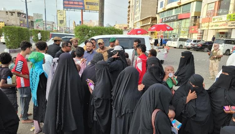 منصورة بعدن تبدأ حملة لمحاربة تسول الأطفال