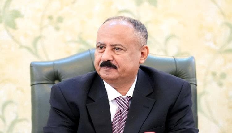 وزير النقل يوجه تشغيل باصات مجانية لطلاب عدن