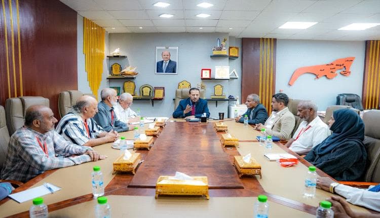 Aden Governor Reviews Land Authority