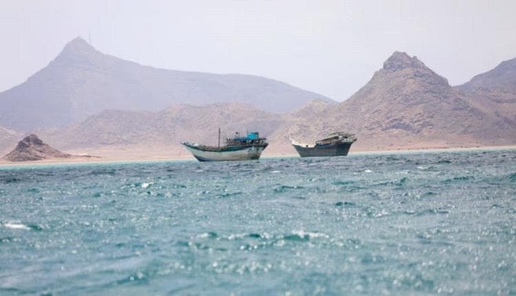 تحذيرات من اضطراب الملاحة في هرمز وباب المندب