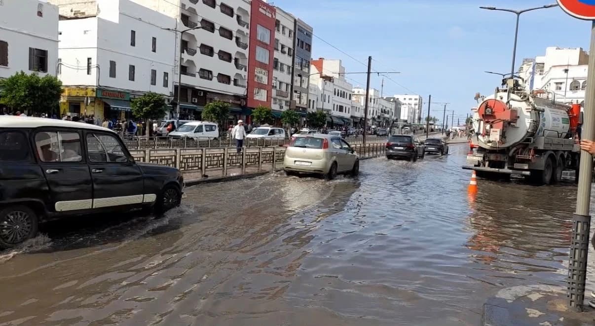 Rain causes traffic delay in Casablanca