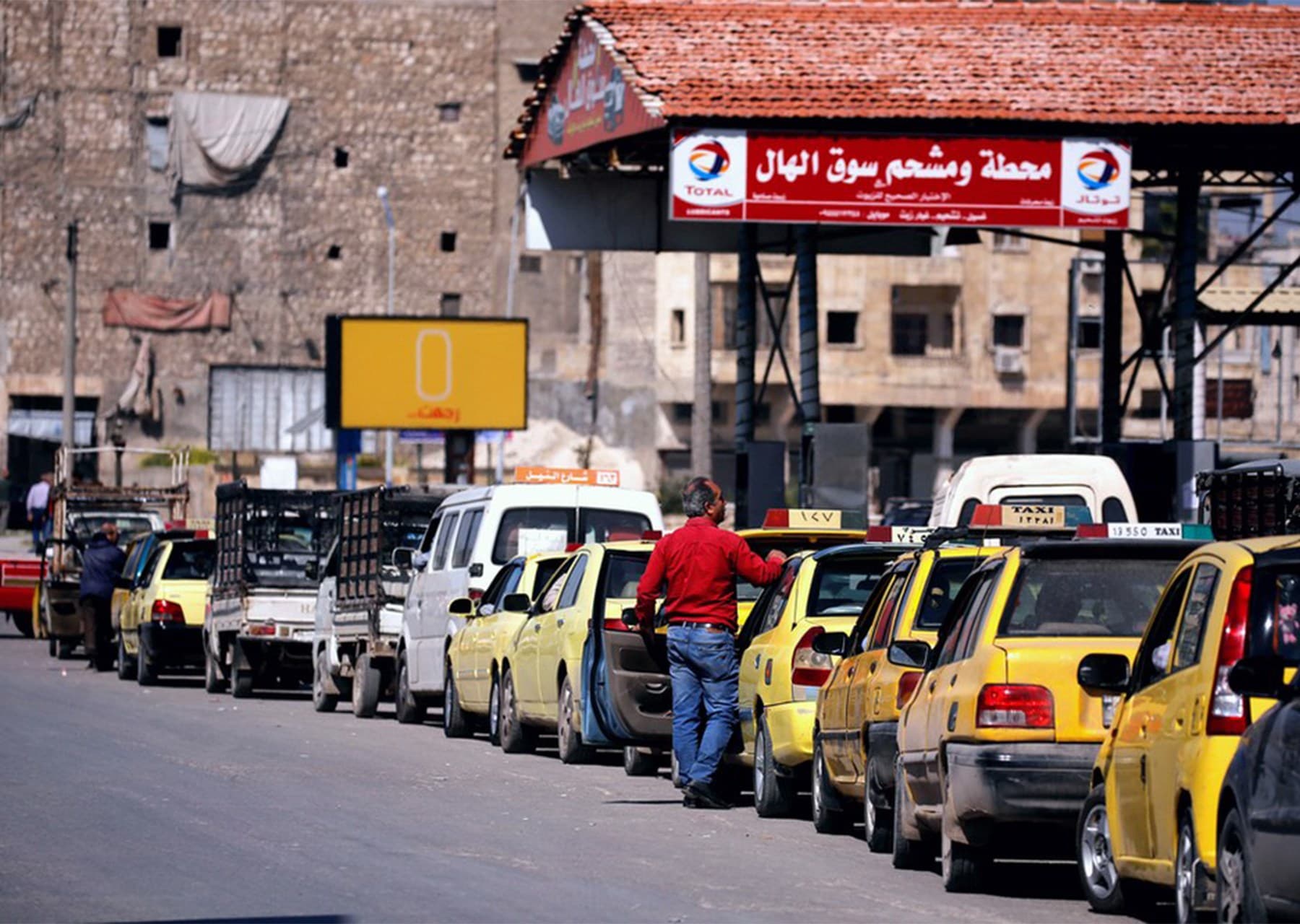 وزارة الطاقة توضح سبب أزمة البنزين