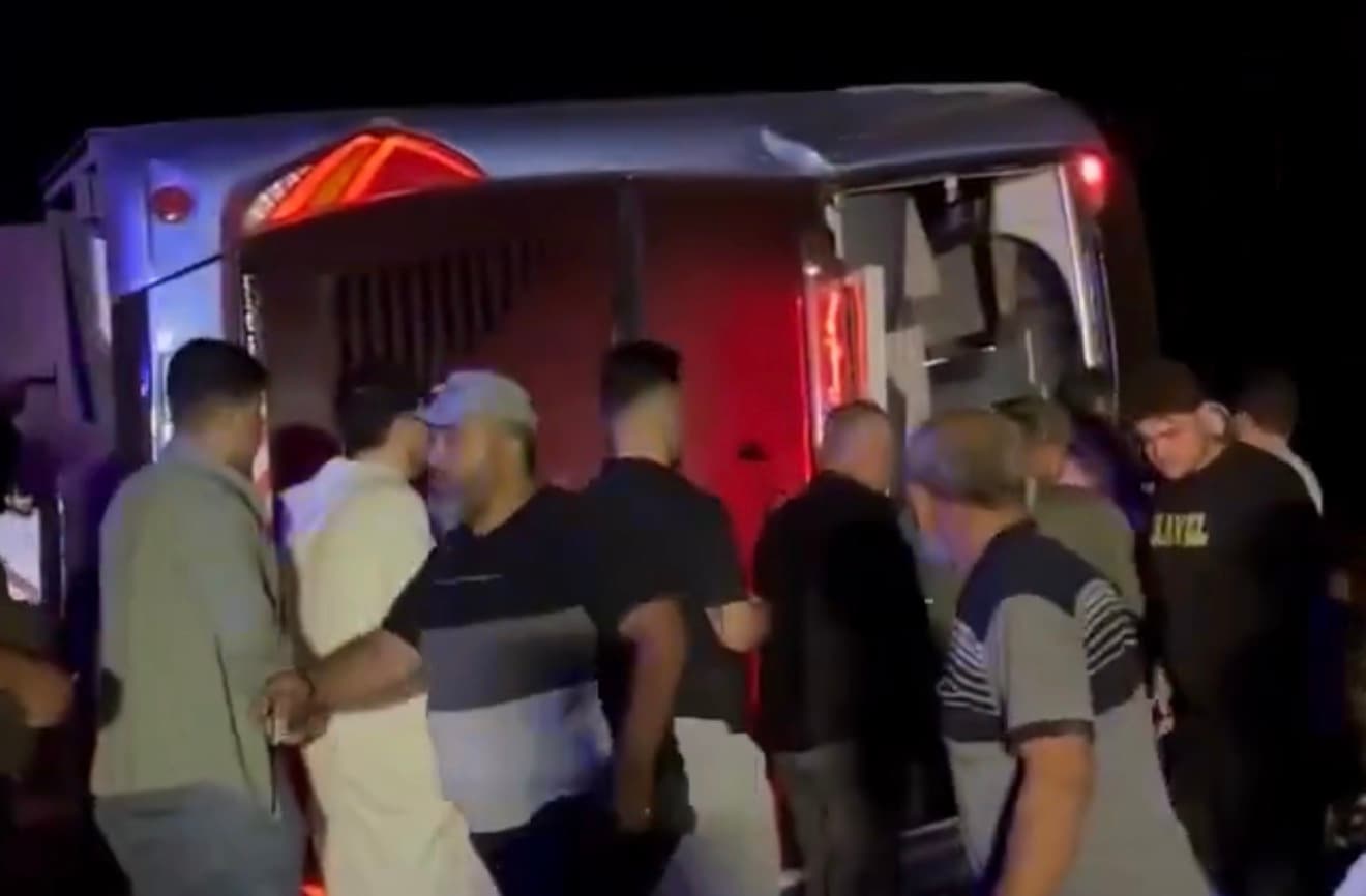 حادثة على الطريق الدولي دمشق – درعا: عشرات اللبنانيين ضحايا وجرحى في انقلاب حافلة للمعتمرين