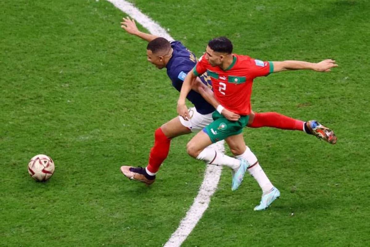 توقعات الذكاء الاصطناعي لمباراة المغرب وفرنسا.. هل يحقق أسود الأطلس المفاجأة؟